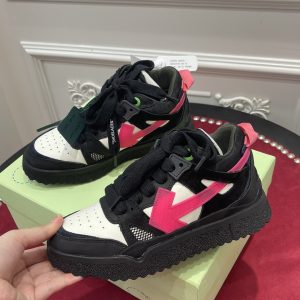 OFF-WHITE SNEAKER