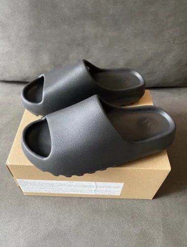 Adidas Yeezy Slide Onyx GQ6448 photo review