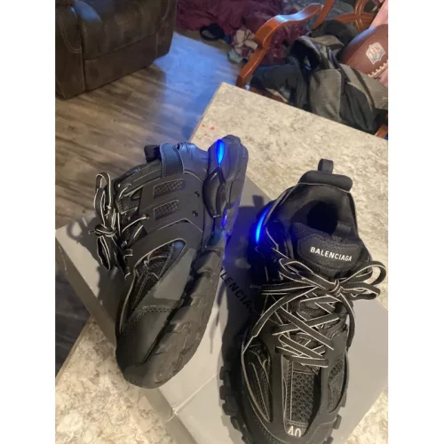 Balenciaga Track Black 555032 W1GB7 1000 (LED) photo review