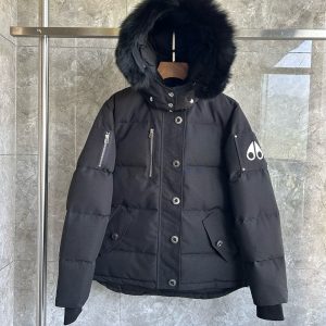 Black Moose Knuckles Down Jacket | Classic women's shorts